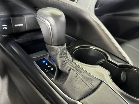 Used 2019 Toyota Camry SE image 30
