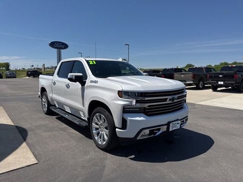 Used 2021 Chevrolet Silverado 1500 High Country w/ Technology Package AWD/4WD image 7