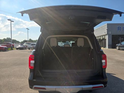 Used 2024 Ford Expedition XLT RWD image 5
