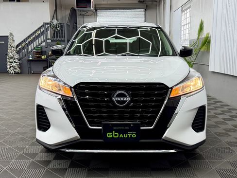 Used 2023 Nissan Kicks S image 2