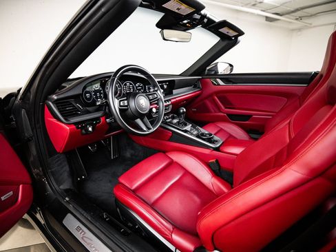 Certified 2021 Porsche 911 Carrera S RWD image 4