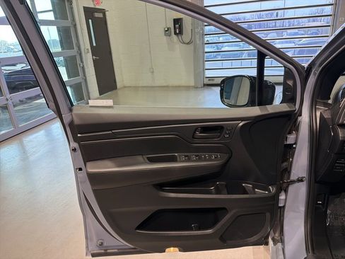 Used 2023 Honda Odyssey Sport image 12