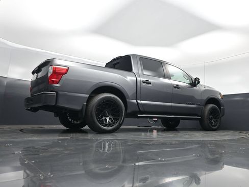 Used 2019 Nissan Titan SV w/ SV Convenience Package RWD image 49