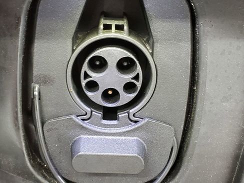 Used 2025 Chevrolet Equinox EV LT image 24