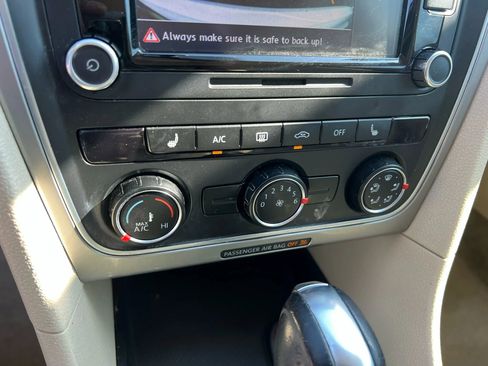 Used 2015 Volkswagen Passat 1.8T S image 15