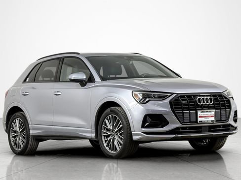 Used 2023 Audi Q3 2.0T Premium w/ Convenience Package AWD/4WD image 7