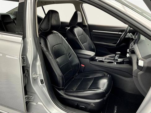 Used 2023 Nissan Altima 2.5 SL image 7