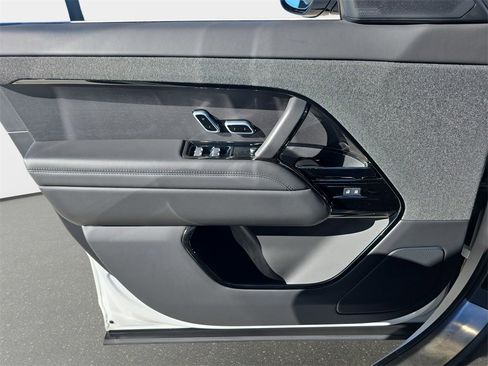 Certified 2024 Land Rover Range Rover Sport Dynamic SE image 28