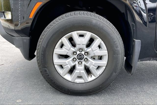 Certified 2023 Nissan Frontier SV w/ SV Convenience Package RWD image 8