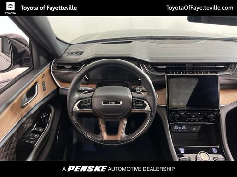 Used 2021 Jeep Grand Cherokee L Summit w/ Advanced Protech Group IV AWD/4WD image 2
