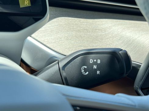 New 2025 Volkswagen ID. Buzz 1st Edition image 17