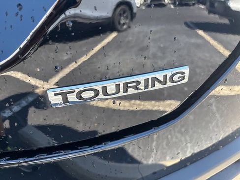 Certified 2025 Honda Pilot Touring image 9
