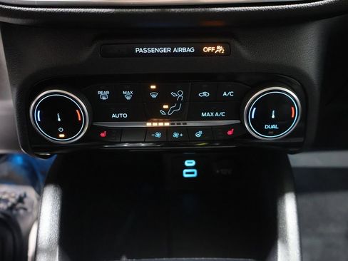 Used 2022 Ford Escape Titanium image 32