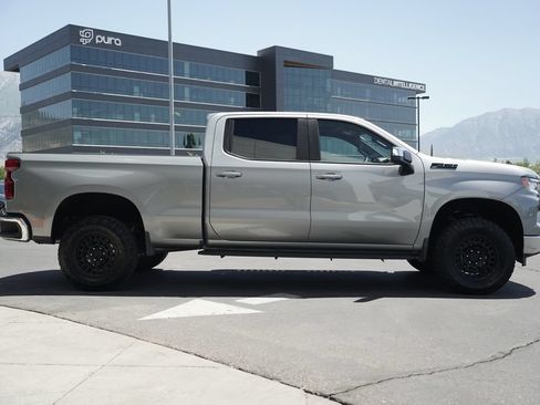 Used 2023 Chevrolet Silverado 1500 LT AWD/4WD image 6