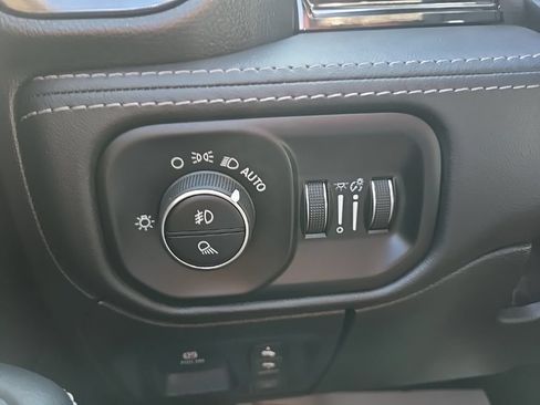 Used 2025 RAM 1500 Limited AWD/4WD image 65