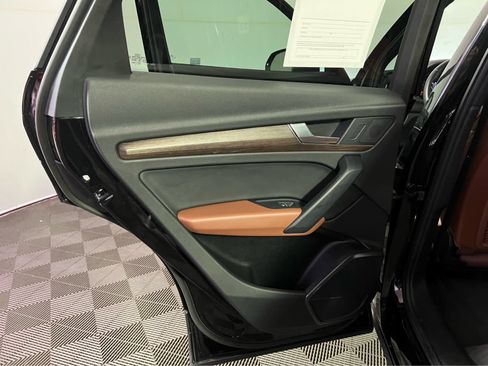 Used 2023 Audi Q5 2.0T Premium w/ Convenience Package image 25