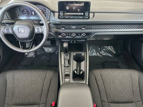 Used 2025 Honda Accord SE image 15