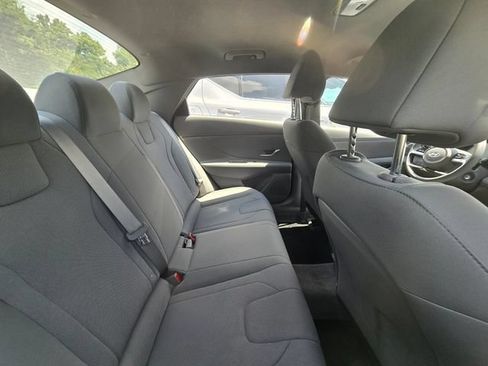 Used 2024 Hyundai Elantra SE FWD image 13