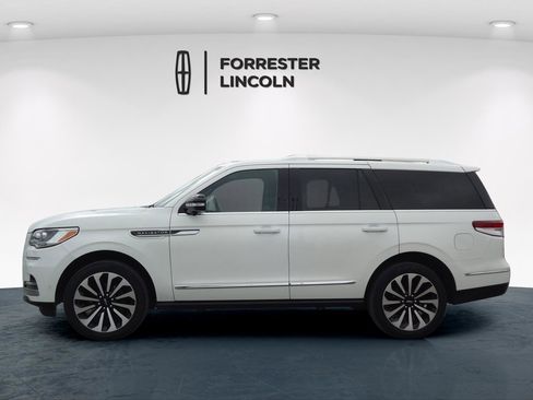 Used 2023 Lincoln Navigator Reserve image 6