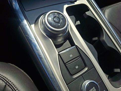Used 2022 Ford Explorer XLT w/ Equipment Group 202A AWD/4WD image 26