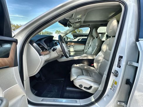 Used 2020 Volvo XC90 T6 Inscription w/ Protection Package Premier image 2