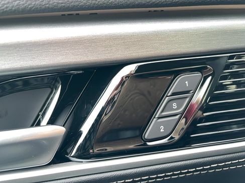 New 2026 Jeep Grand Wagoneer Limited AWD/4WD image 25