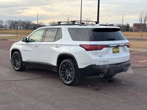 Used 2022 Chevrolet Traverse RS image 33