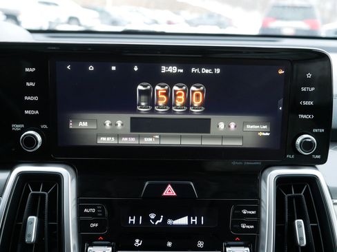 Certified 2022 Kia Sorento S w/ Panoramic Sunroof Package image 22