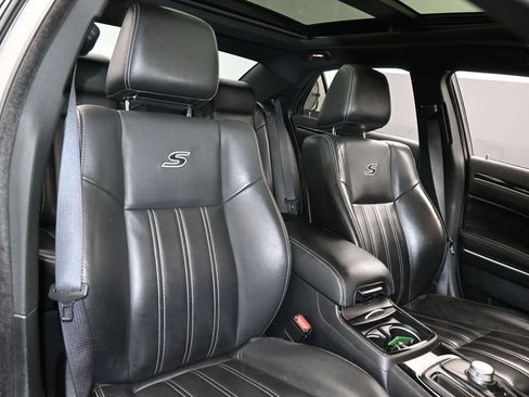 Used 2020 Chrysler 300 S w/ S Model Appearance Package RWD image 44