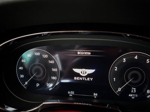 Used 2022 Bentley Bentayga AWD/4WD image 23