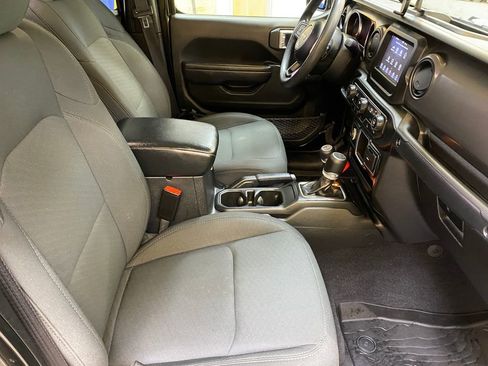 Used 2022 Jeep Gladiator Sport AWD/4WD image 25
