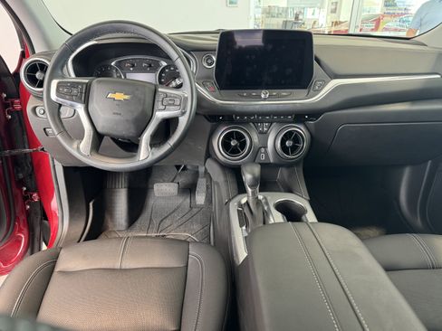 Used 2024 Chevrolet Blazer LT FWD image 11