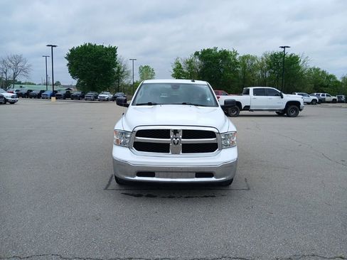 Used 2023 RAM 1500 Classic SLT w/ Electronics Group AWD/4WD image 3
