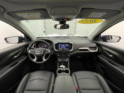 Used 2022 GMC Terrain SLT w/ Infotainment Package II AWD/4WD image 3