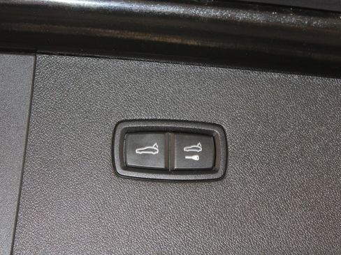 Used 2024 Porsche Cayenne Coupe AWD/4WD image 16