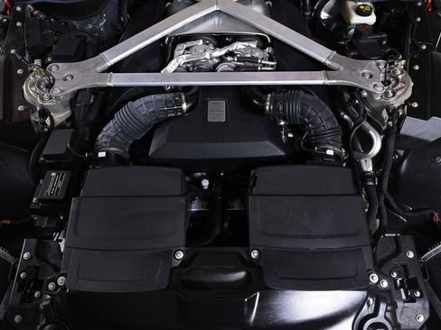 Used 2023 Aston Martin V8 Vantage Coupe image 27