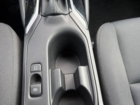 Used 2025 Toyota Corolla LE image 39