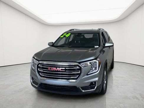 Used 2024 GMC Terrain SLT FWD image 3