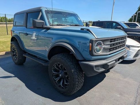 Used 2022 Ford Bronco 2-Door AWD/4WD image 2