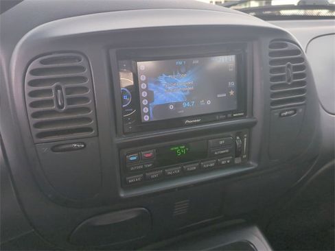 Used 2003 Ford F150 Harley-Davidson image 24