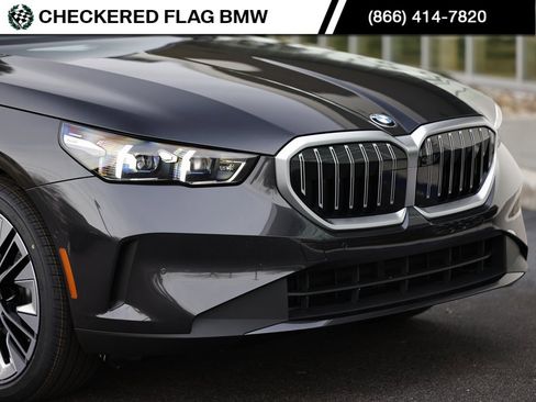 Used 2025 BMW 530i w/ Premium Package image 2