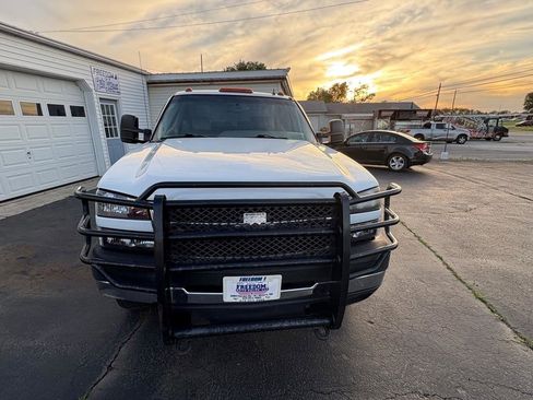 Used 2007 Chevrolet Silverado 3500 LT w/ Heavy-Duty Power Package AWD/4WD image 2