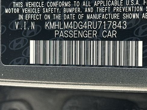 Used 2024 Hyundai Elantra SEL FWD image 31