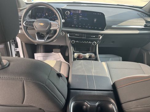 Used 2026 Chevrolet Traverse LT w/ Driver Confidence Package FWD image 19