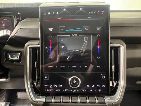 Used 2025 GMC Yukon XL Denali w/ Denali Reserve Package AWD/4WD image 30