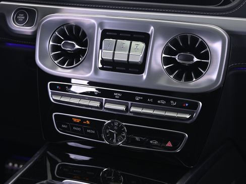 Used 2024 Mercedes-Benz G 550 image 32