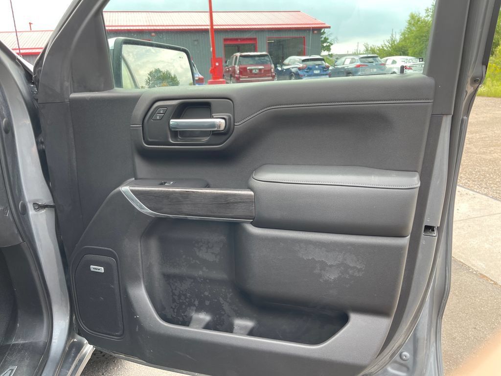 Used 2020 Chevrolet Silverado 1500 LTZ AWD/4WD image 33
