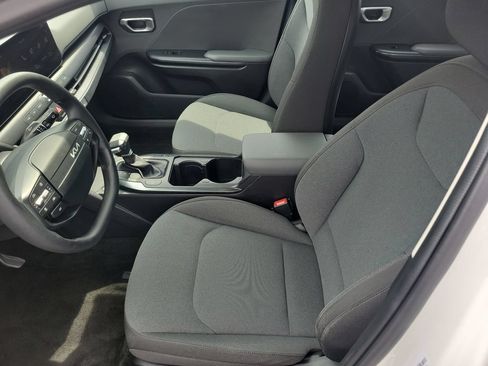 Used 2025 Kia K4 FWD image 17