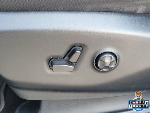 Used 2024 Chrysler Pacifica Touring FWD image 20