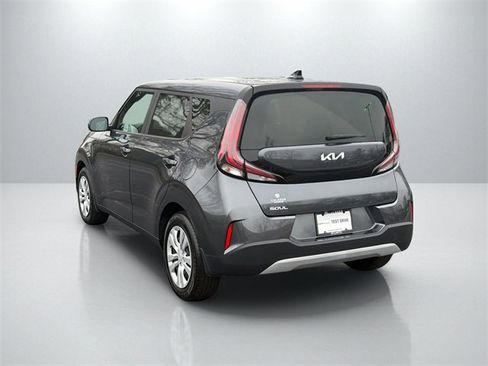 Certified 2024 Kia Soul LX image 5